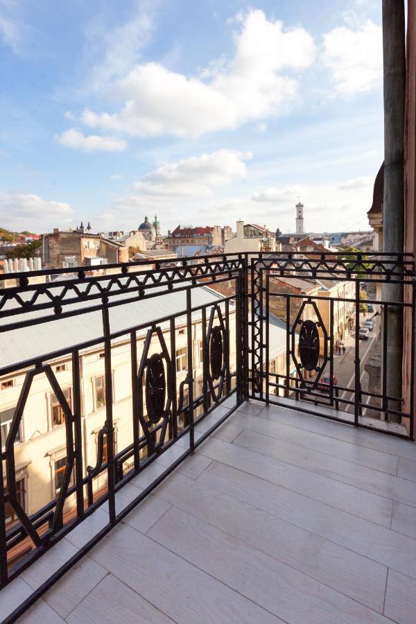 Leogrand Apartments On Khmelnytskoho 11 リヴィウ エクステリア 写真