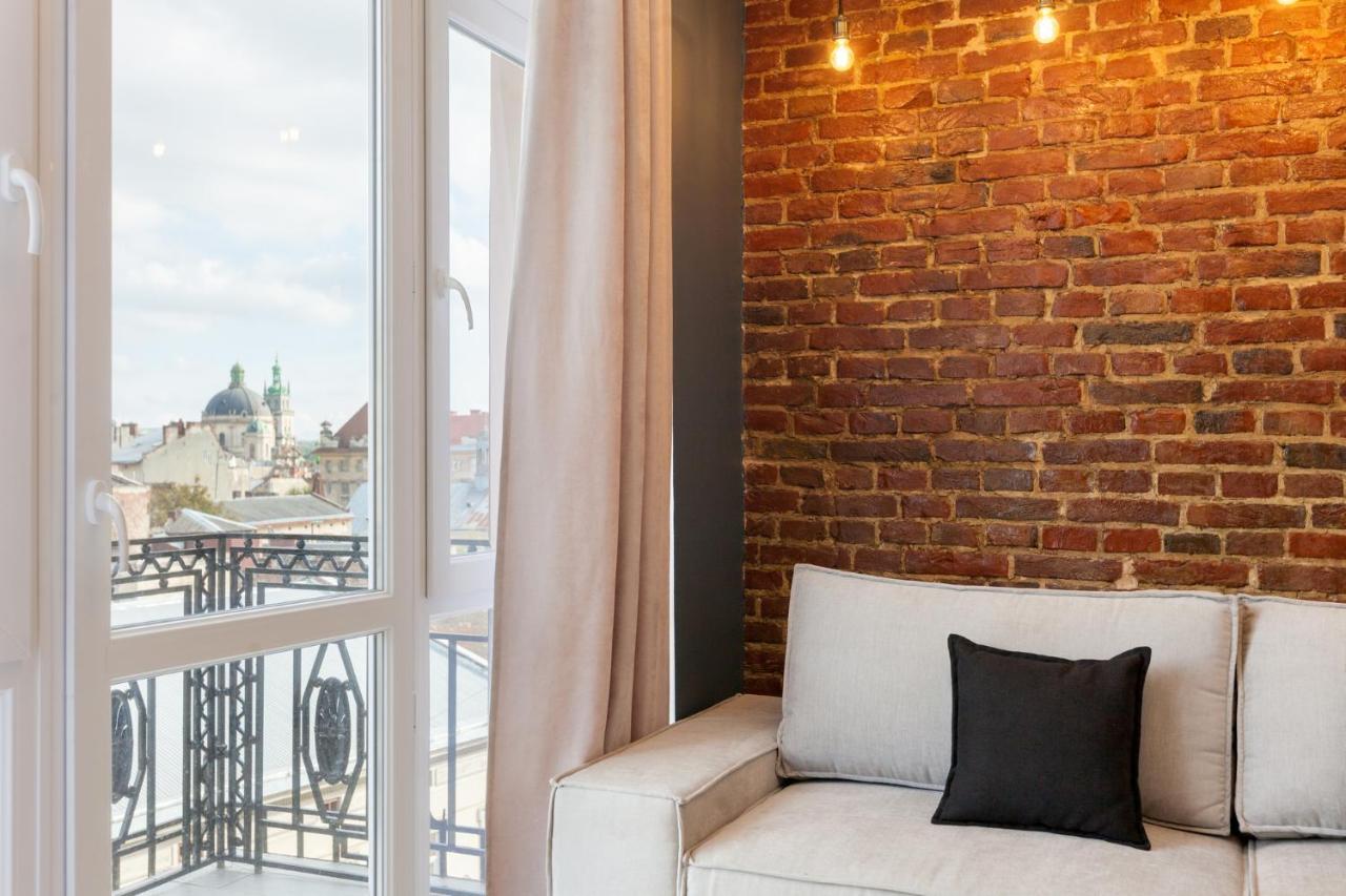Leogrand Apartments On Khmelnytskoho 11 リヴィウ エクステリア 写真