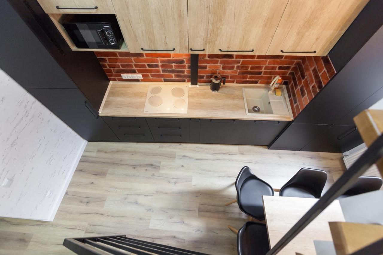 Leogrand Apartments On Khmelnytskoho 11 リヴィウ エクステリア 写真