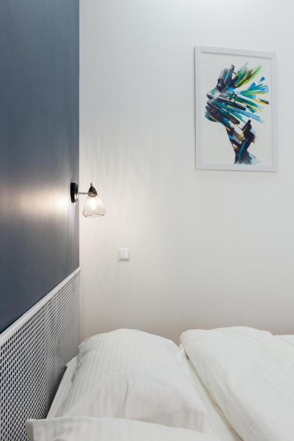 Leogrand Apartments On Khmelnytskoho 11 リヴィウ エクステリア 写真
