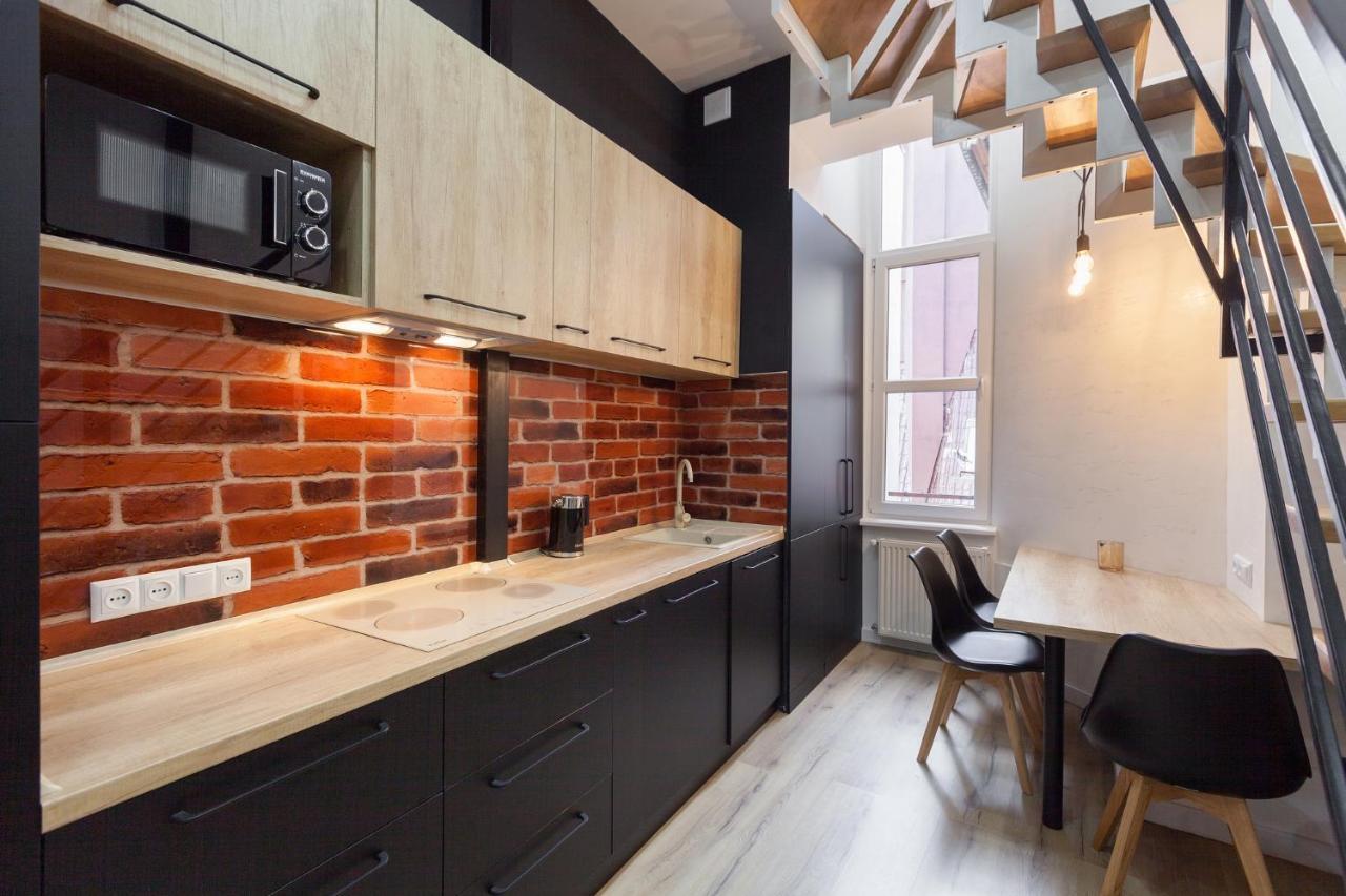 Leogrand Apartments On Khmelnytskoho 11 リヴィウ エクステリア 写真